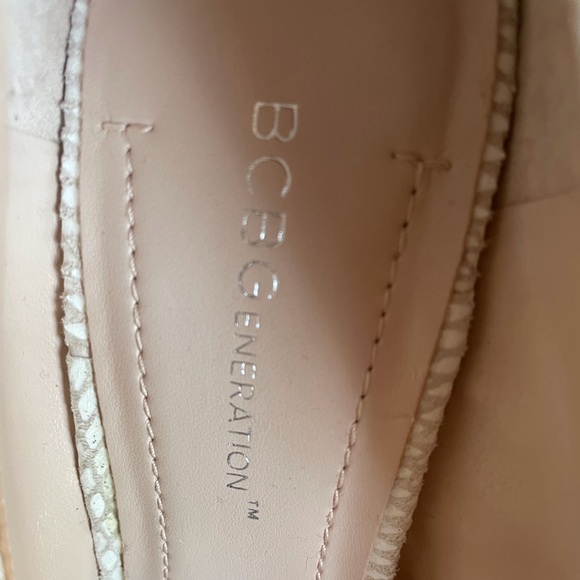 BCBG Creamy White and Gold Parade Platform Pumps!! 👠 - Picture 7 of 15